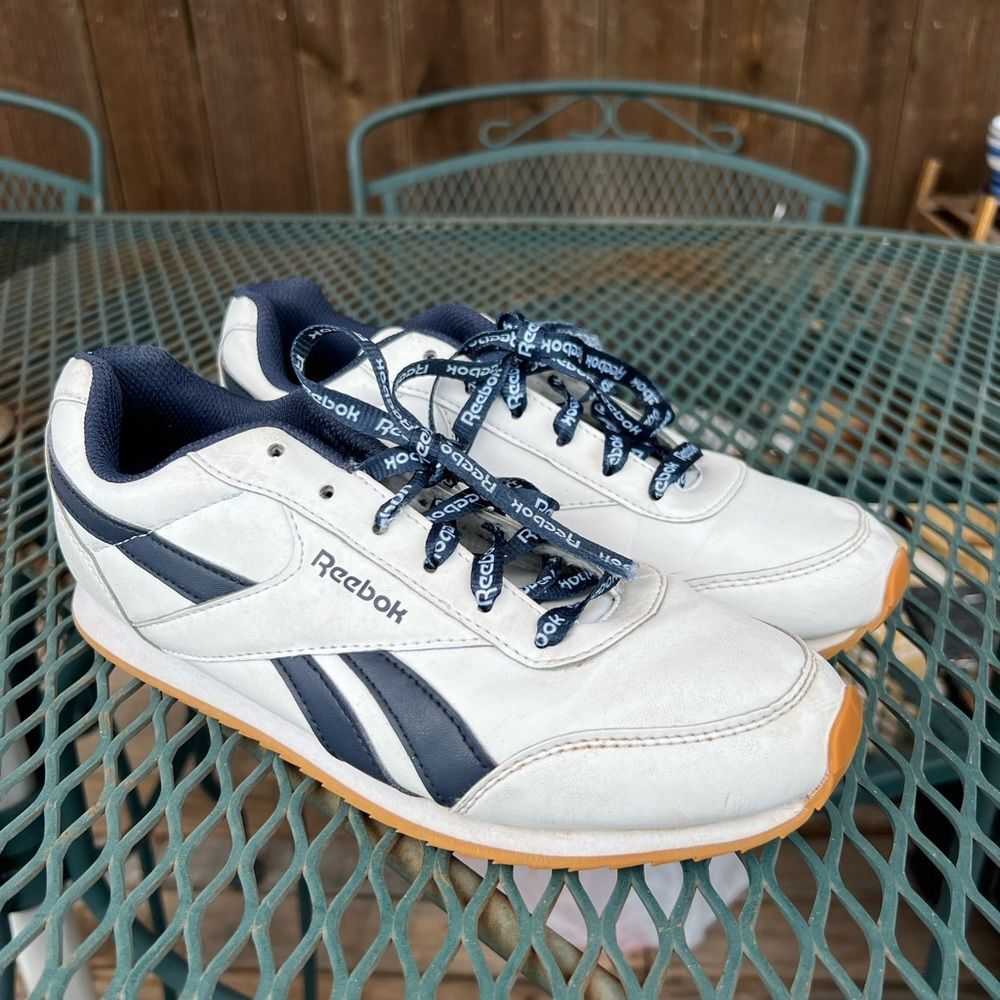 Reebok Classic Royal Navy’s Blue White Jogger Sneaker Size 6
